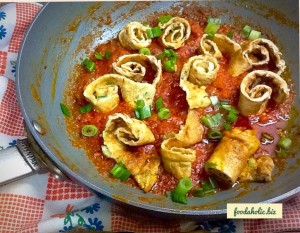 Fluffy Omelette Curry